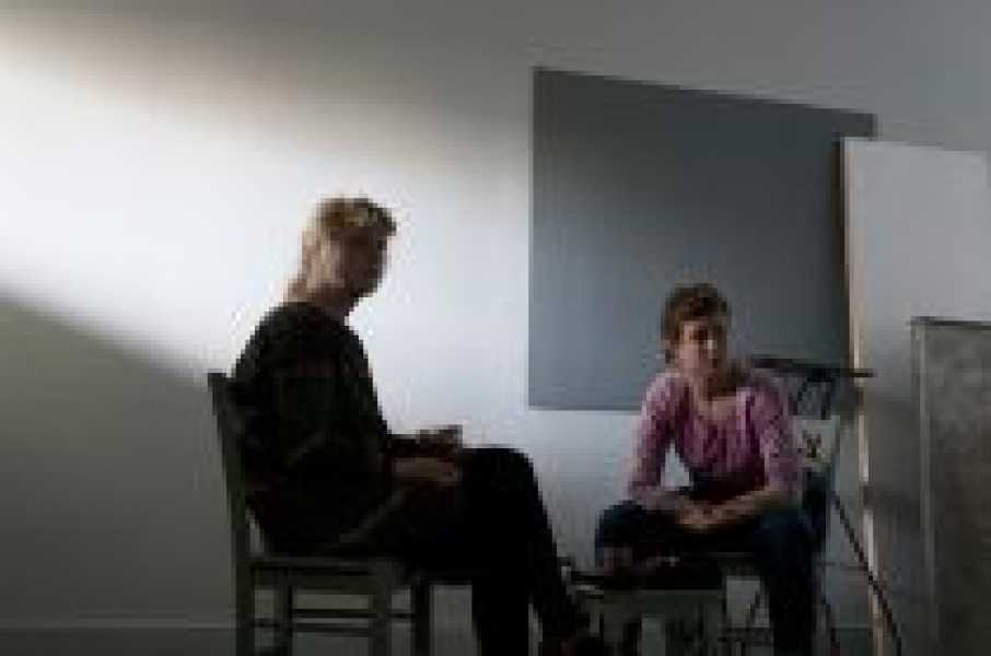 Atelierbezoek Invest Week 2015  foto: Myung Feyen, courtesy Stroom Den Haag