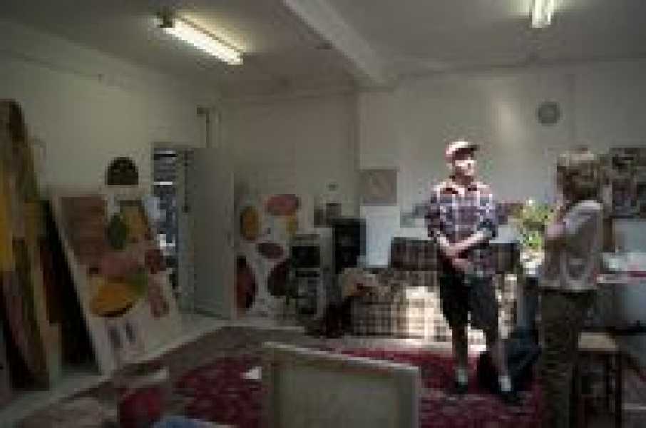 Atelierbezoek Invest Week 2015  foto: Myung Feyen, courtesy Stroom Den Haag