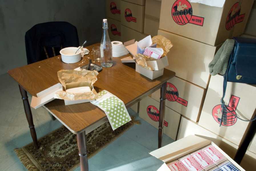 Michael Burton & Michiko Nitta, Republic of Salivation foto: Rob Kollaard, courtesy Stroom Den Haag