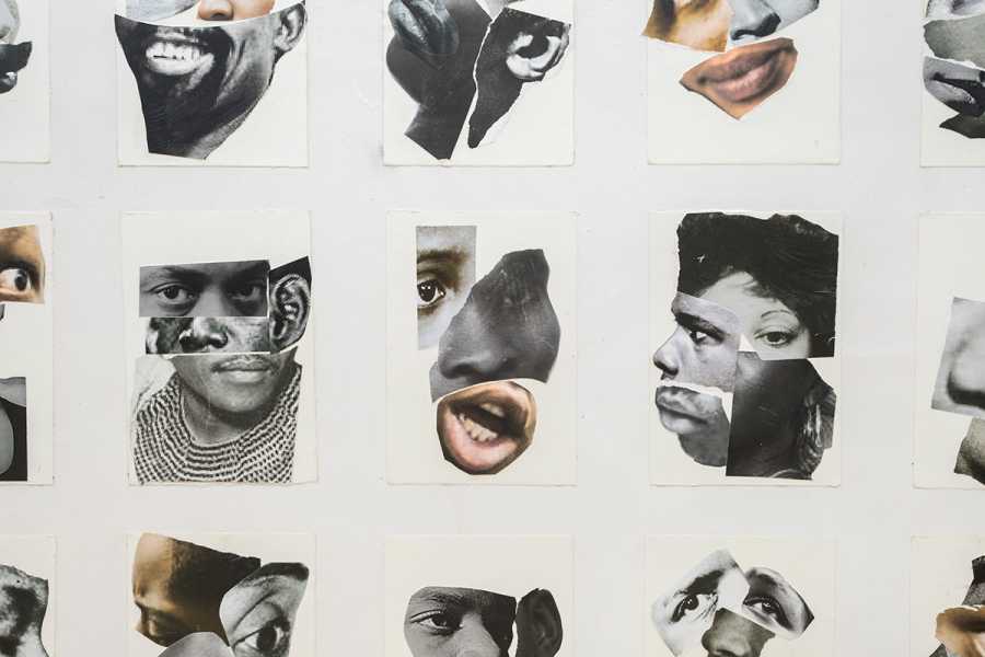 Zaalopname Neo Matloga, 'my hero is always next to me' (2021), Stroom Den Haag foto: Franz Mueller Schmidt. Alle rechten voorbehouden Hartwig Art Foundation