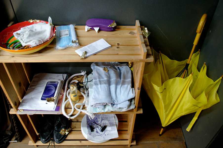 Ondertussen: Daniele Formica foto: Myung Feyen, courtesy Stroom Den Haag