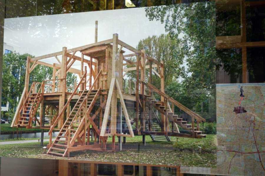 Etalage Stroom Den Haag, april 2014 foto: courtesy Stroom Den Haag