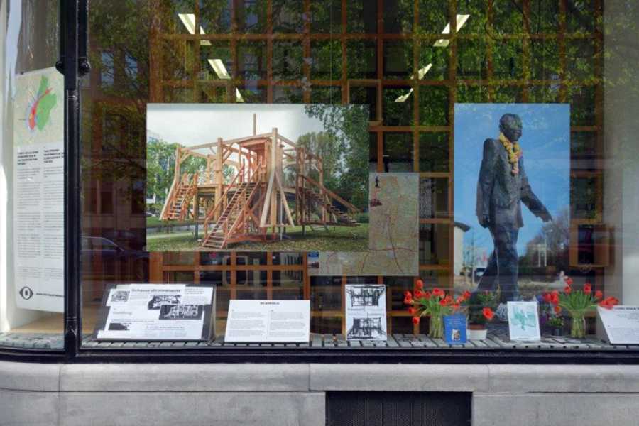 Etalage Stroom Den Haag, april 2014 foto: courtesy Stroom Den Haag