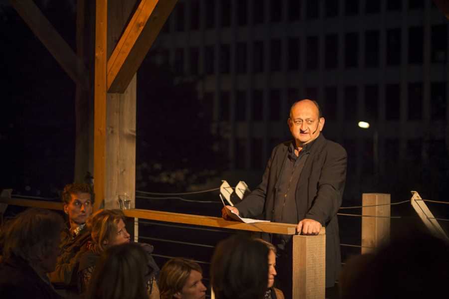 'Hangen & wurgen' op Scaffold tijdens Museumnacht Den Haag foto: © Eric de Vries, courtesy Stroom Den Haag