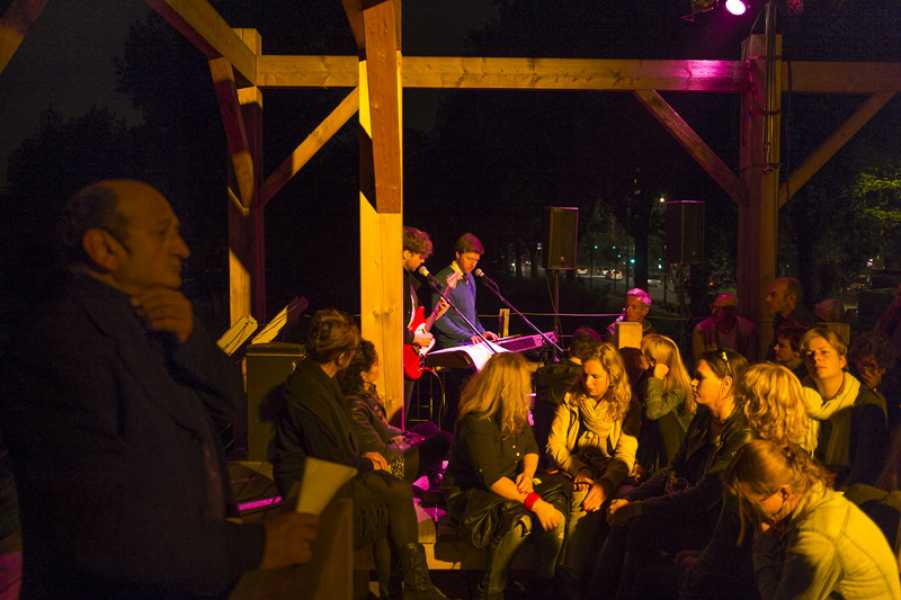 'Hangen & wurgen' op Scaffold tijdens Museumnacht Den Haag foto: © Eric de Vries, courtesy Stroom Den Haag