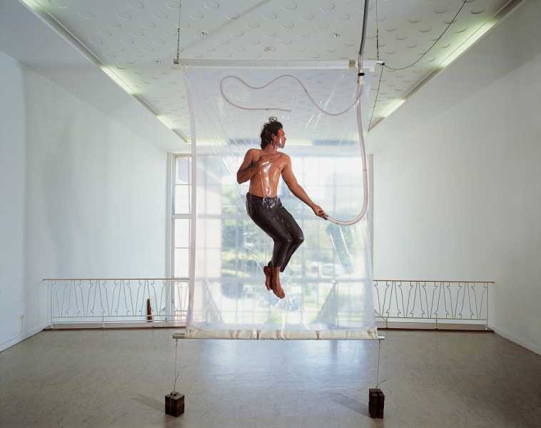 Lawrence Malstaf, 'SHRINK' foto: courtesy the artist