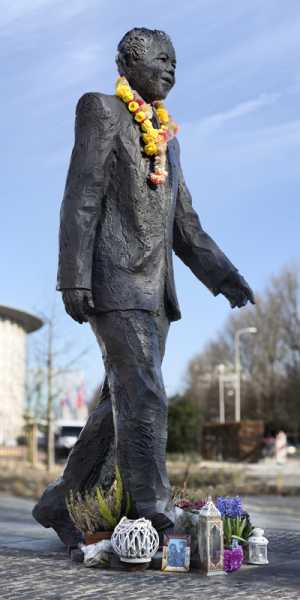 Arie Schippers, Mandela Monument 'Long Walk to Freedom', 2014 foto: Gerrit Schreurs, courtesy Stroom Den Haag