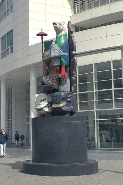 Karel Appel, 'Frog with umbrella', 2001 foto: Rob Kollaard