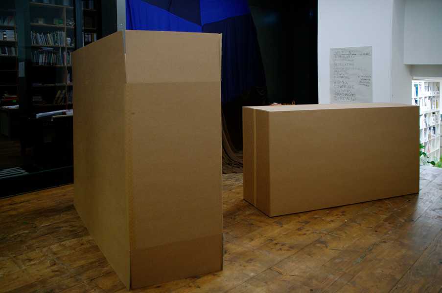 Ondertussen: Daniele Formica foto: Myung Feyen, courtesy Stroom Den Haag